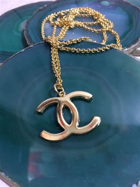 small metal chanel logo replica
